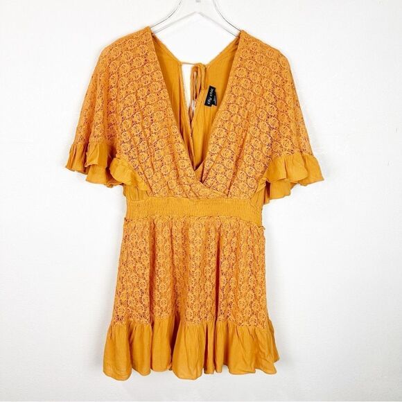 City Chic Yellow Lace Floral V-Neck Dress Size 12 - Picture 1 of 6